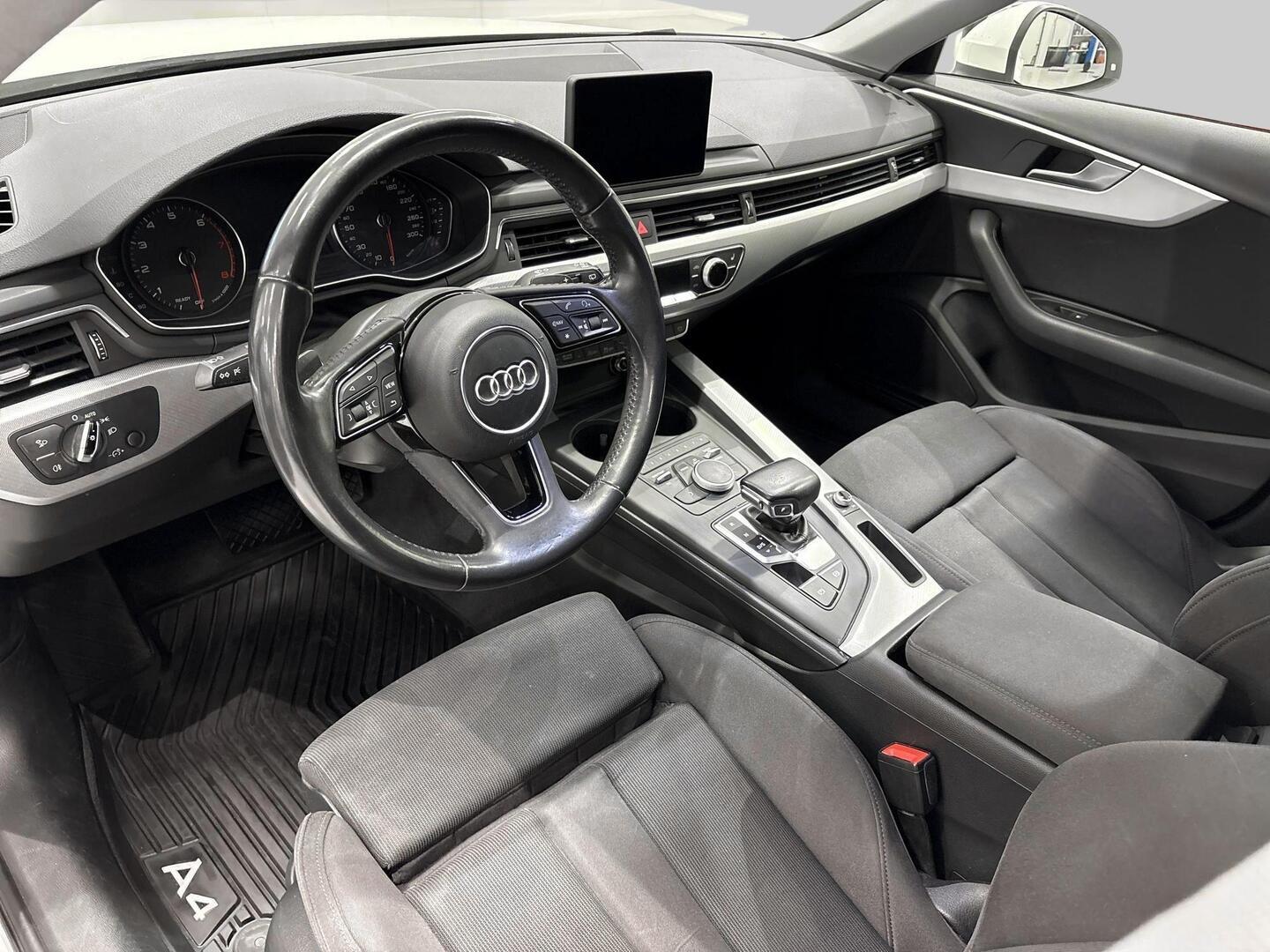 AUDI A4 2017
