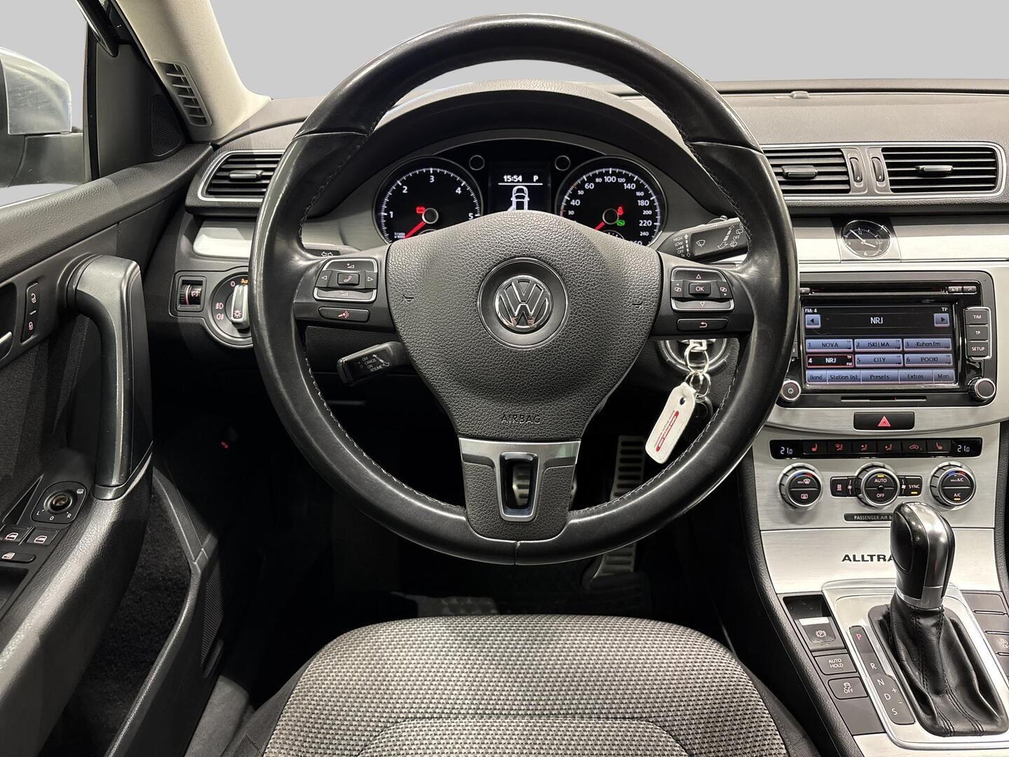 VOLKSWAGEN Passat 2013