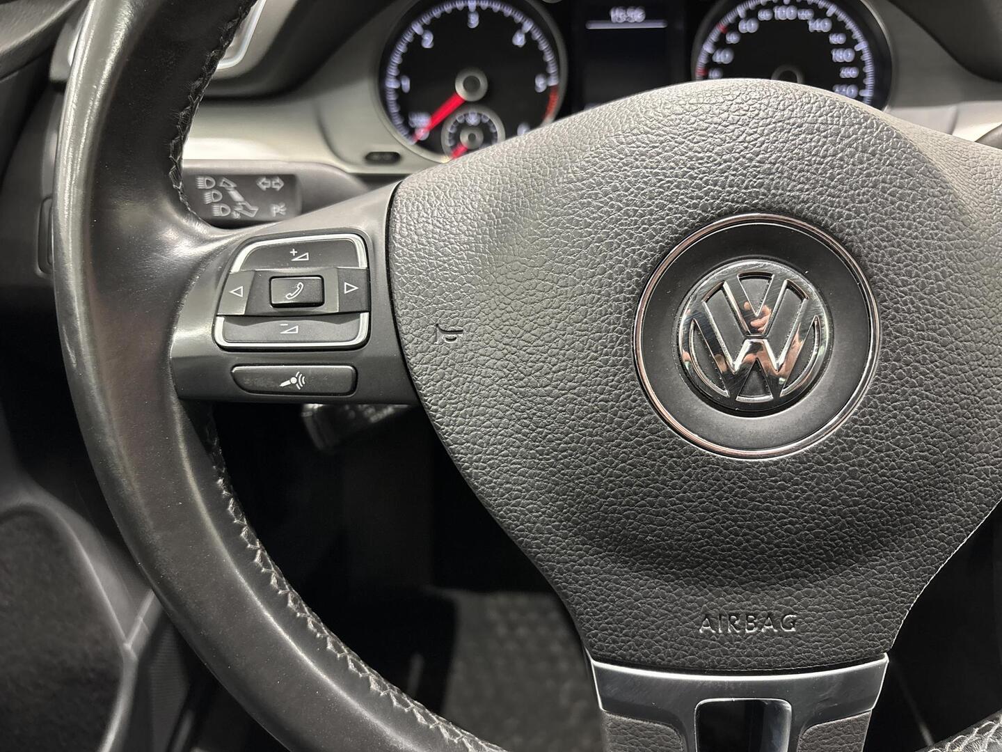 VOLKSWAGEN Passat 2013