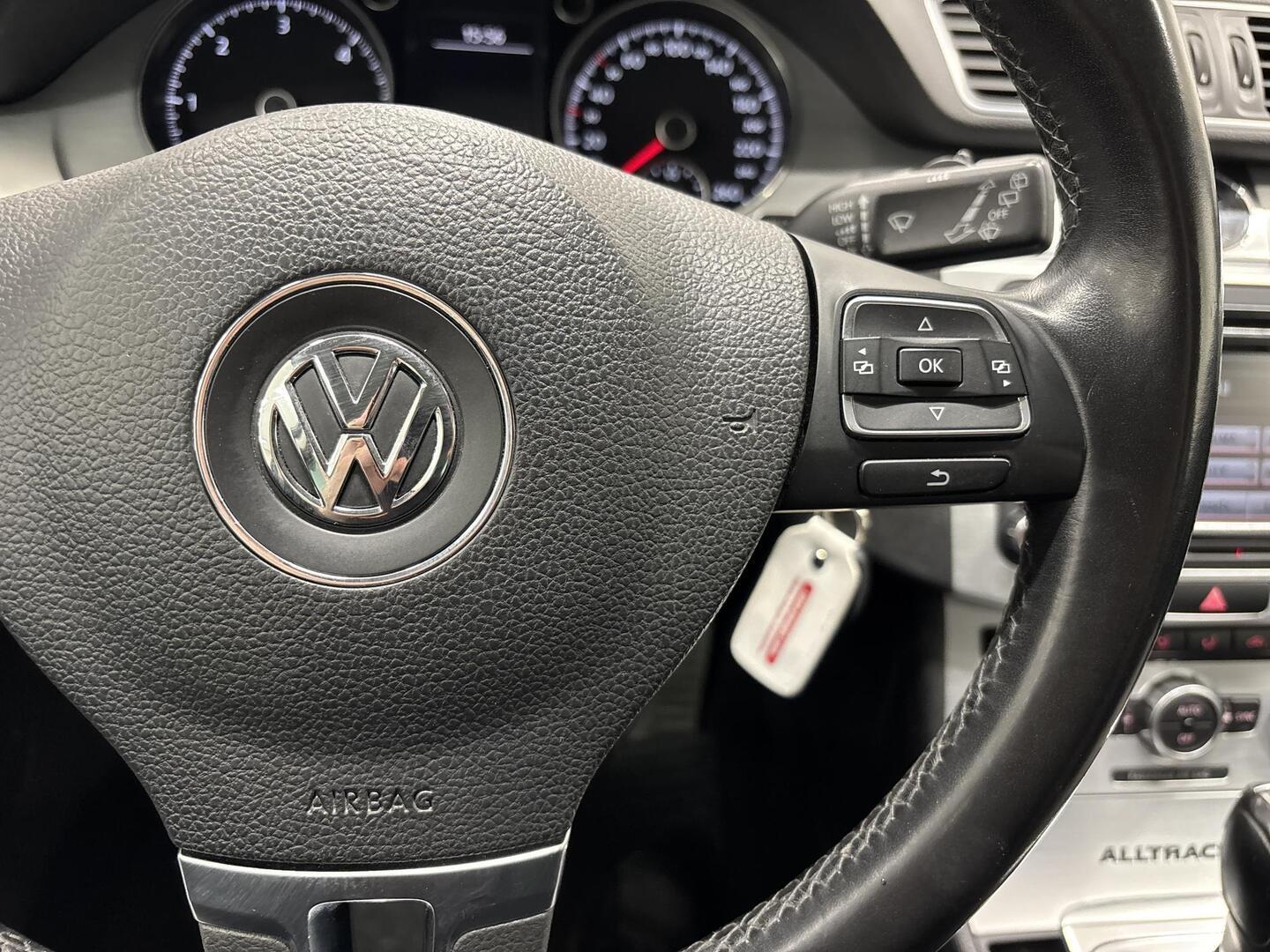 VOLKSWAGEN Passat 2013