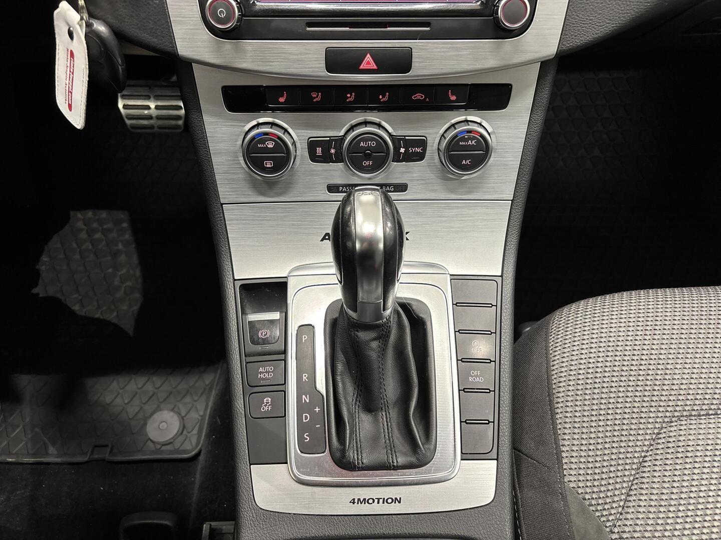 VOLKSWAGEN Passat 2013