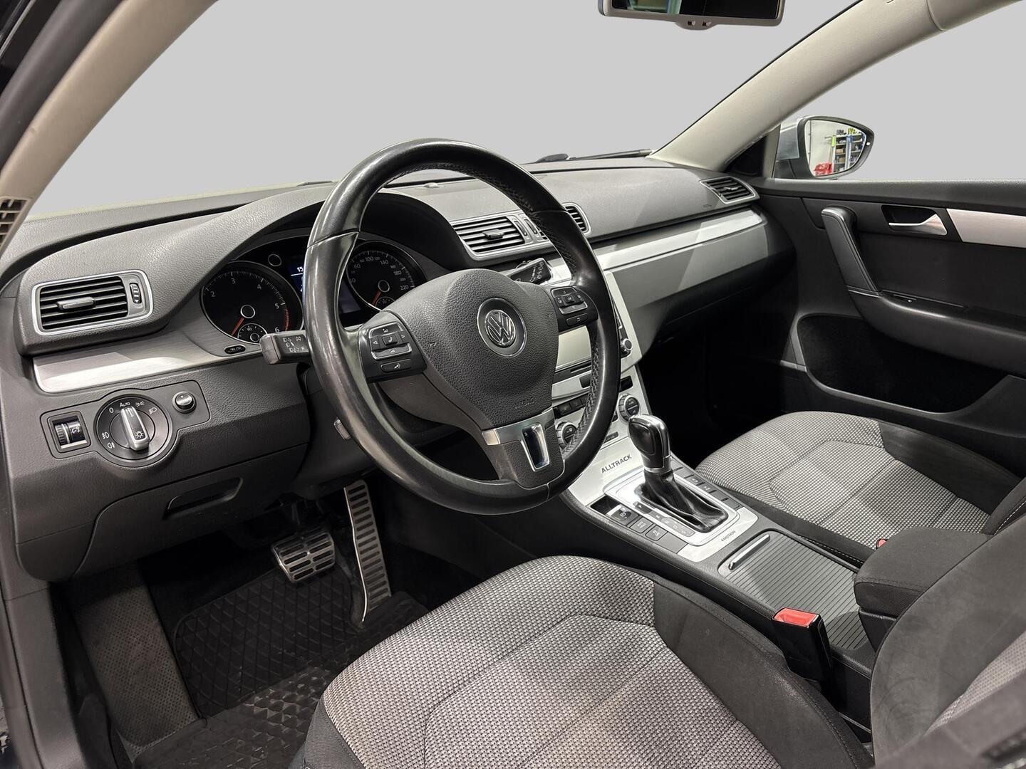 VOLKSWAGEN Passat 2013