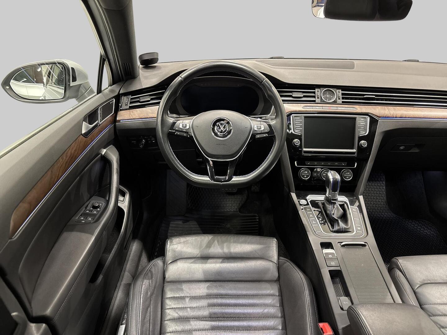 VOLKSWAGEN Passat 2017