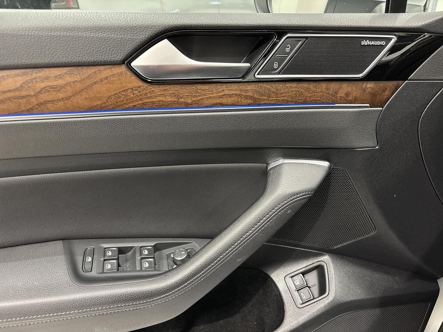 VOLKSWAGEN Passat 2017