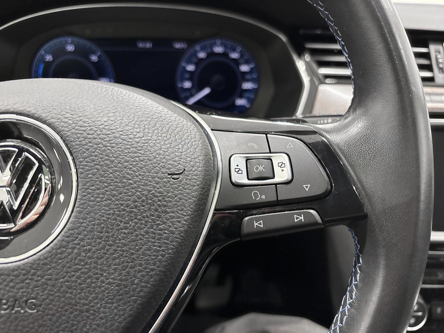 VOLKSWAGEN Passat 2017