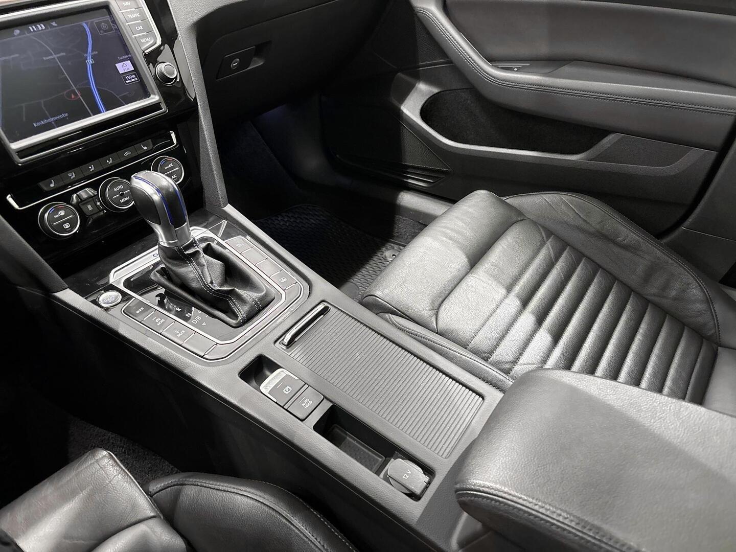 VOLKSWAGEN Passat 2017