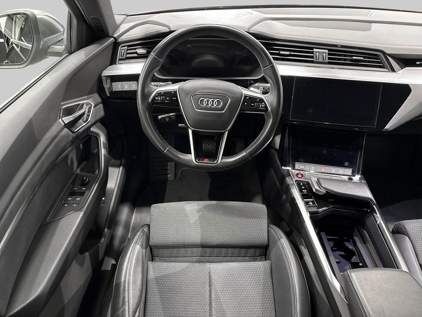 AUDI e-tron 2022