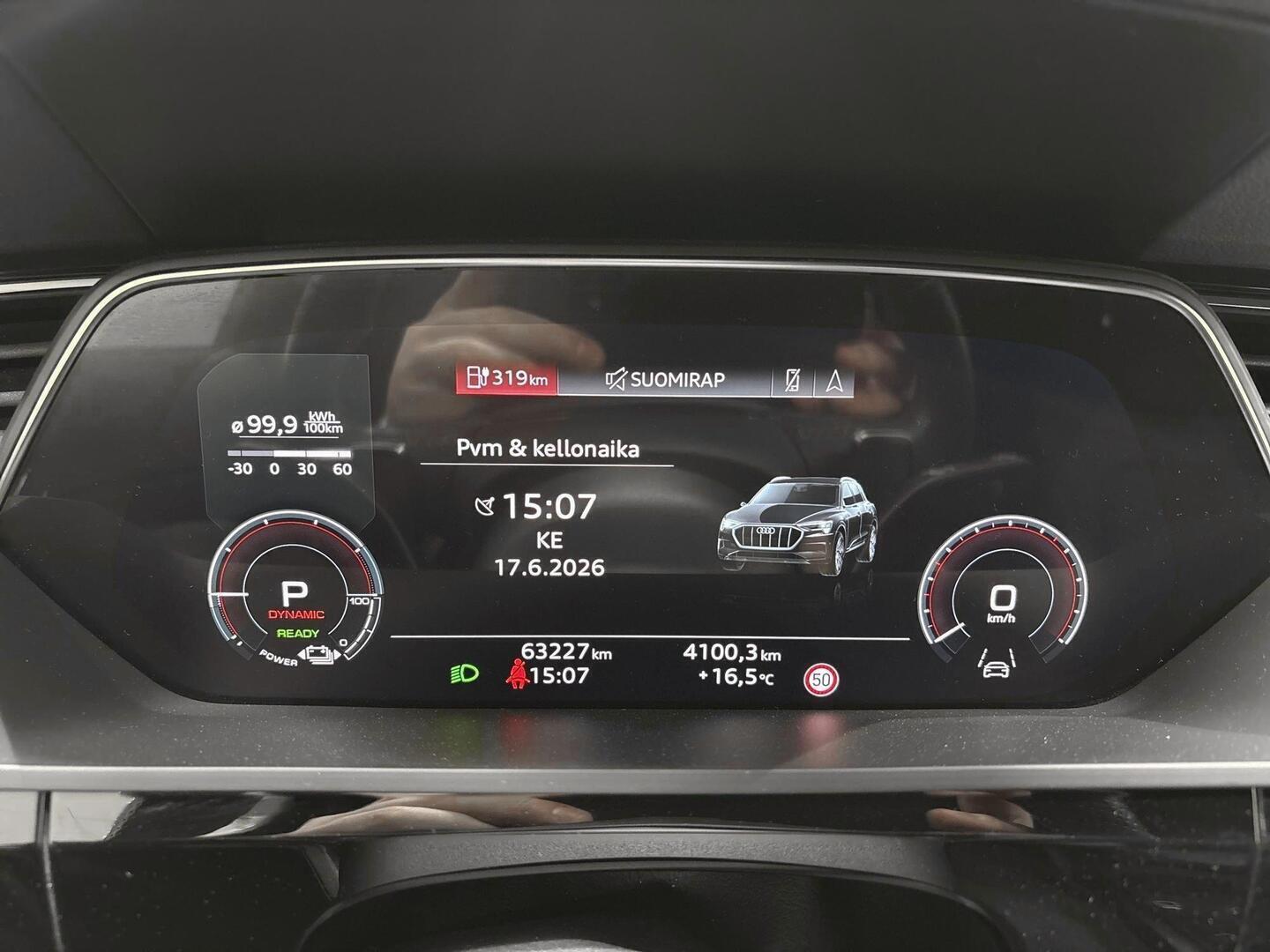 AUDI e-tron 2022