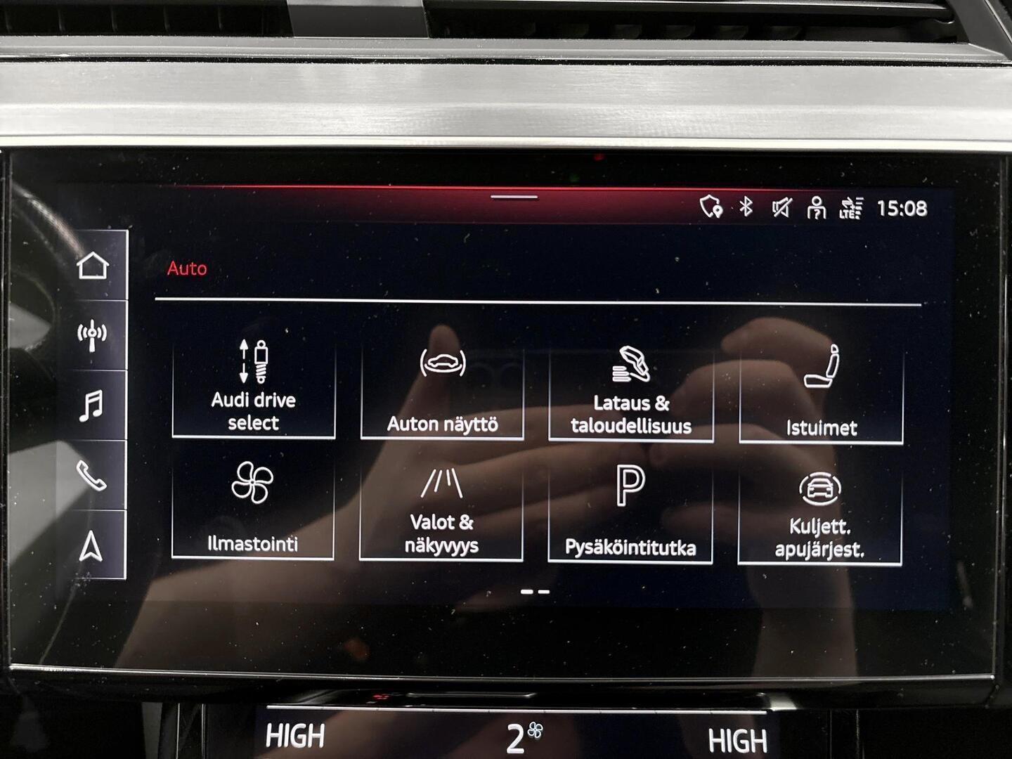 AUDI e-tron 2022