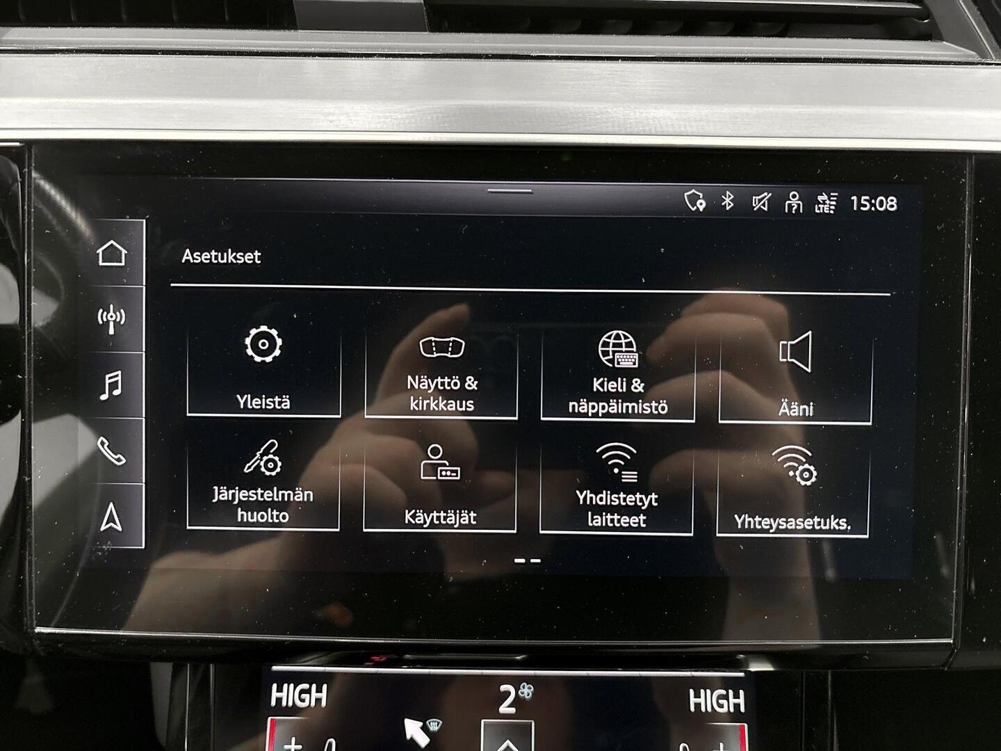 AUDI e-tron 2022