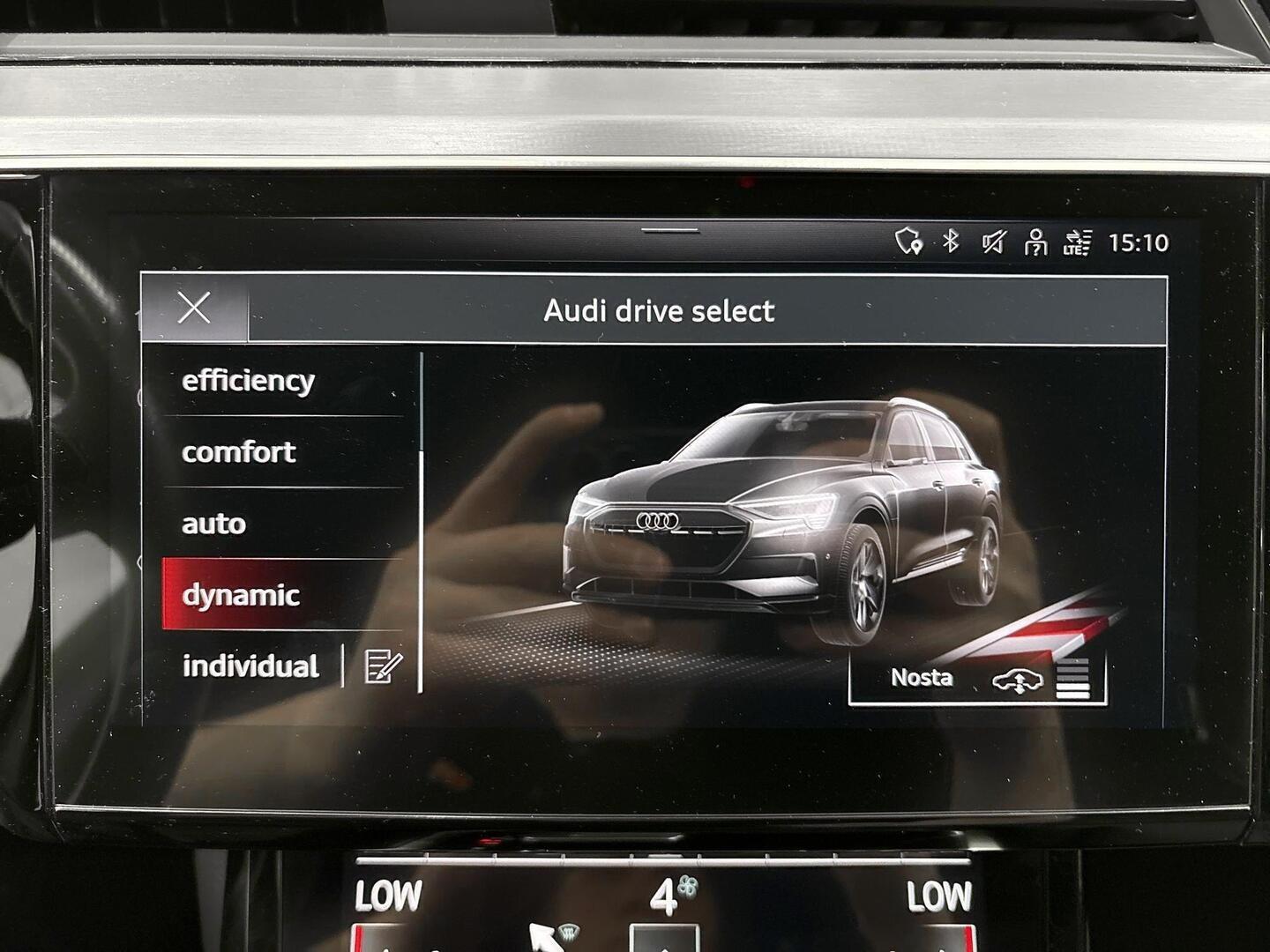 AUDI e-tron 2022