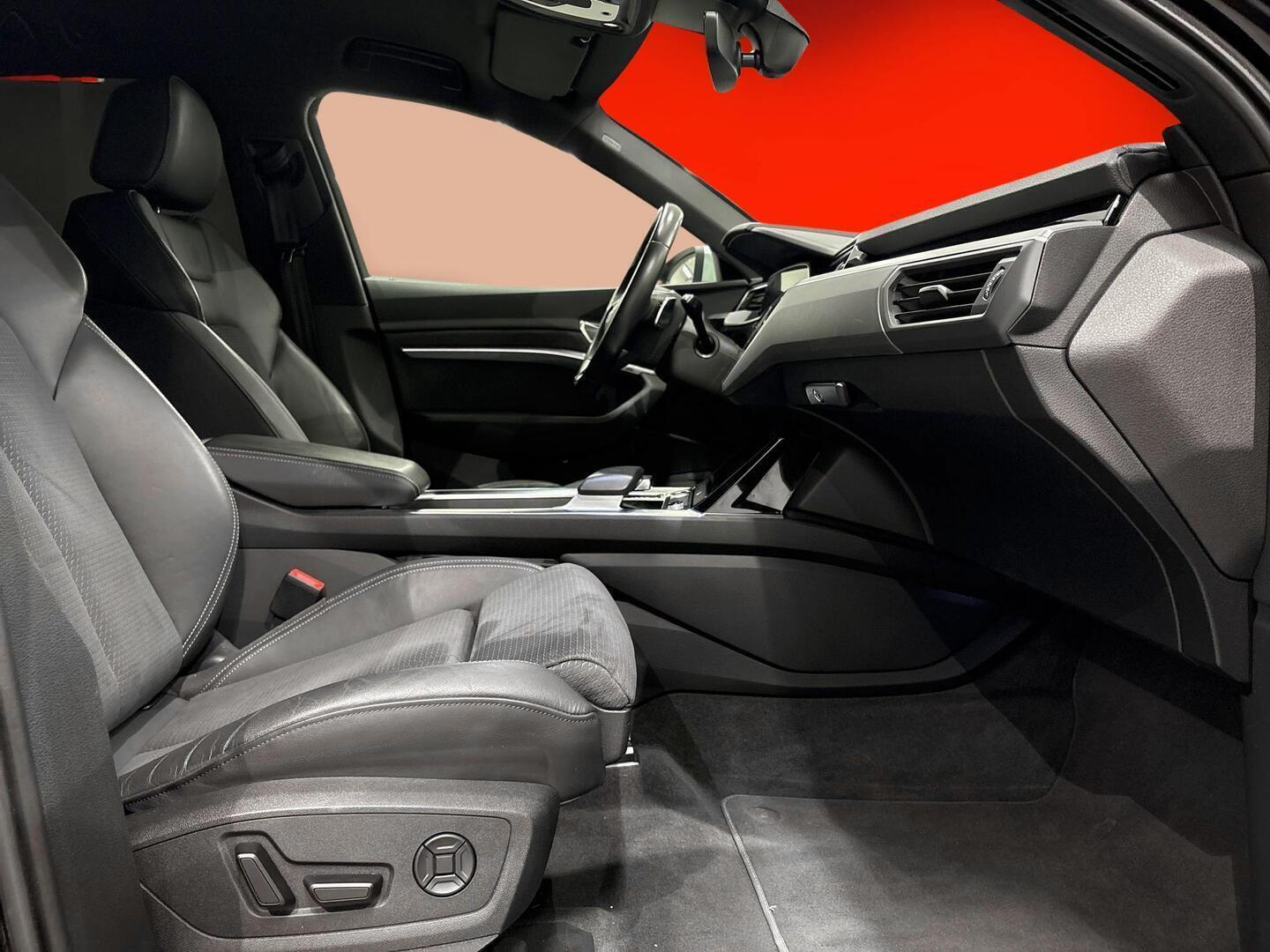 AUDI e-tron 2022