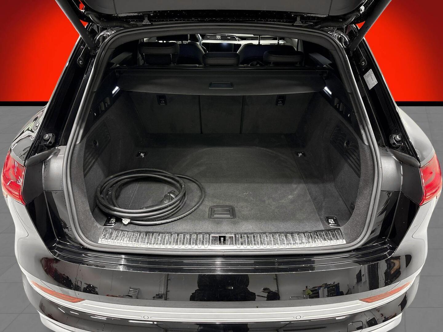 AUDI e-tron 2022