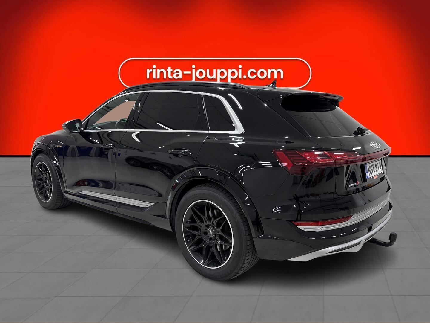 AUDI e-tron 2022