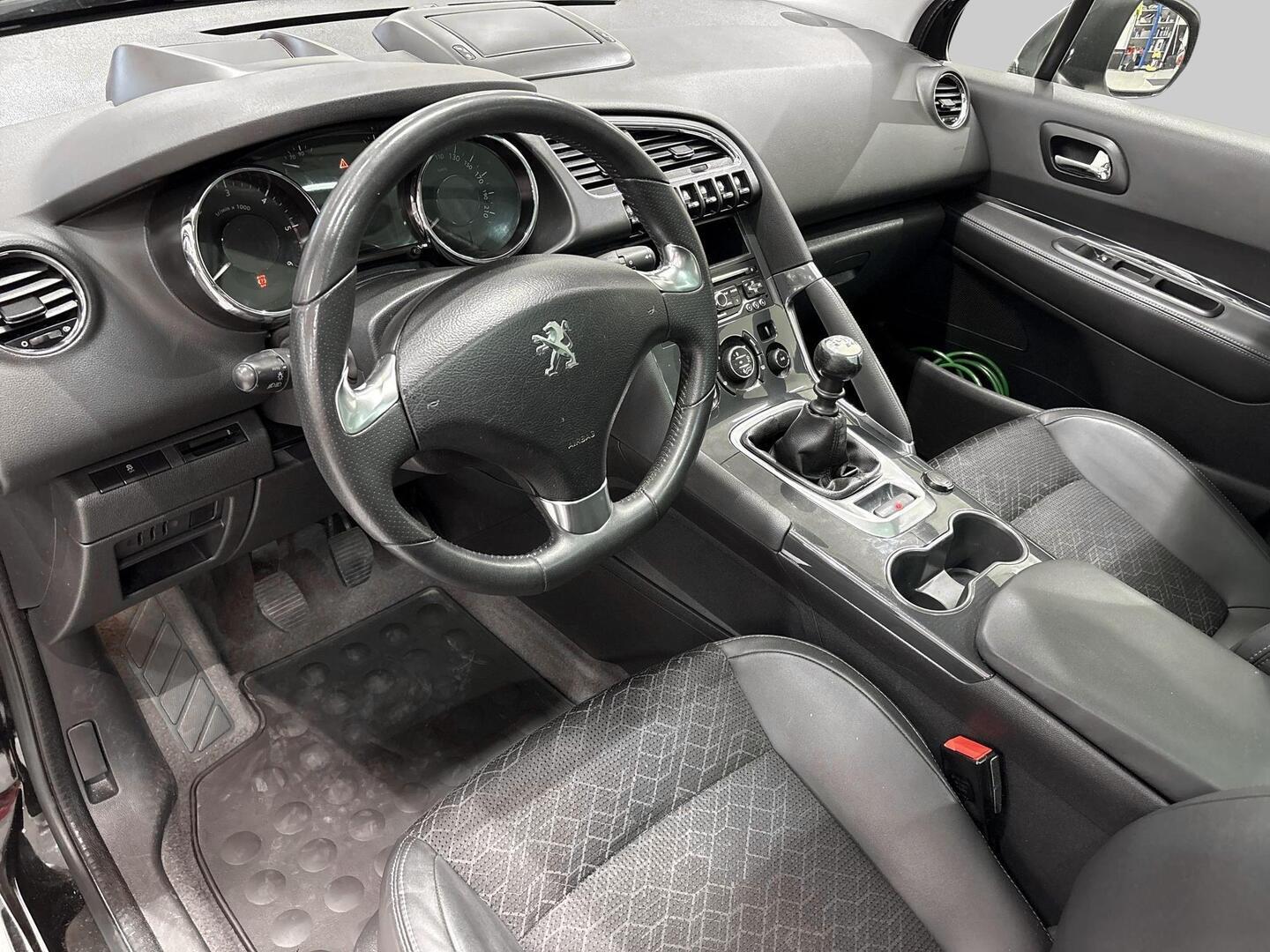 PEUGEOT 3008 2014