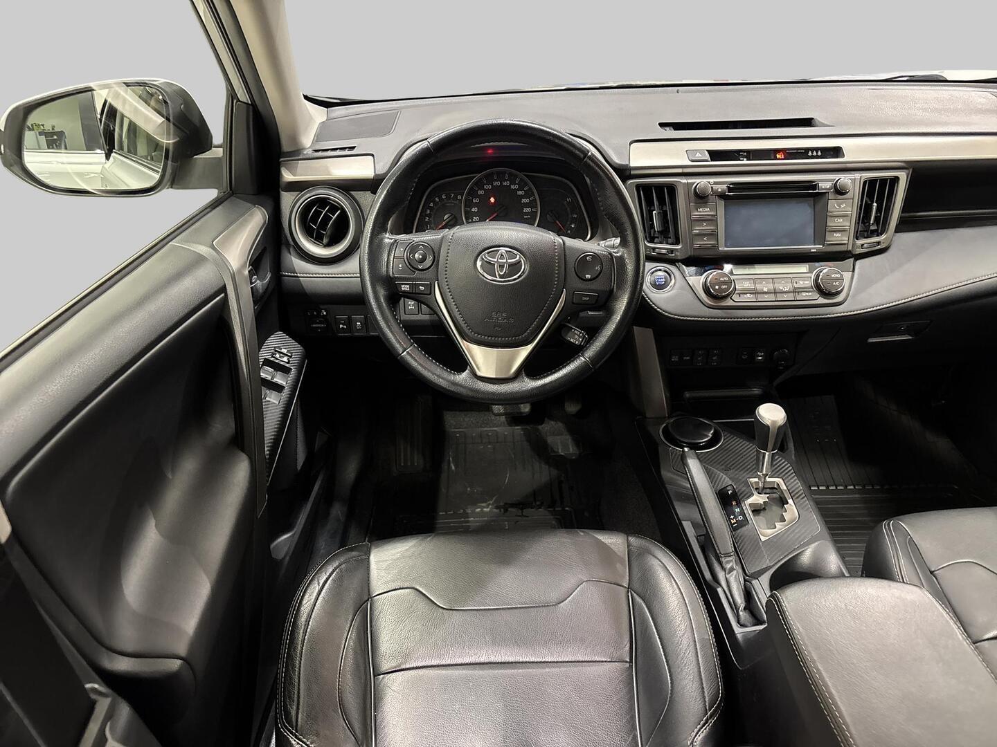 TOYOTA RAV4 2015