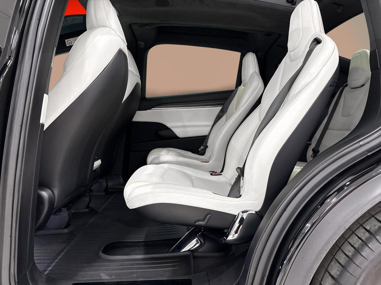 TESLA Model X 2023