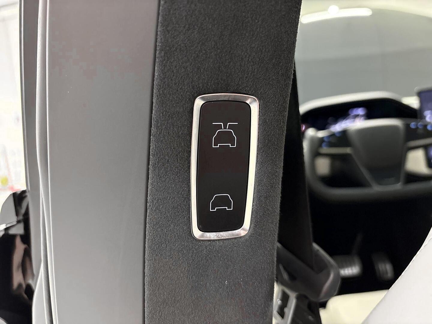 TESLA Model X 2023
