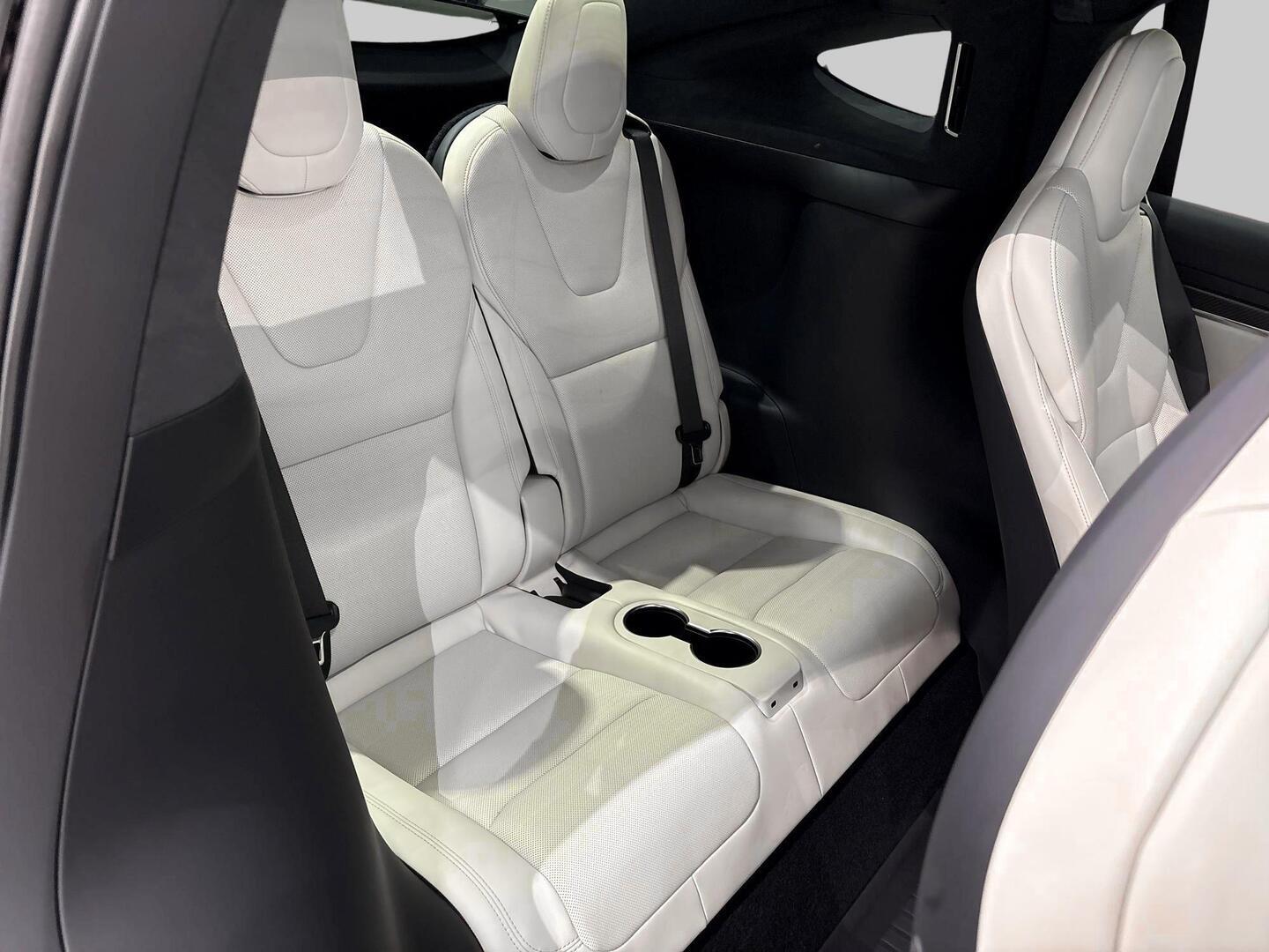 TESLA Model X 2023