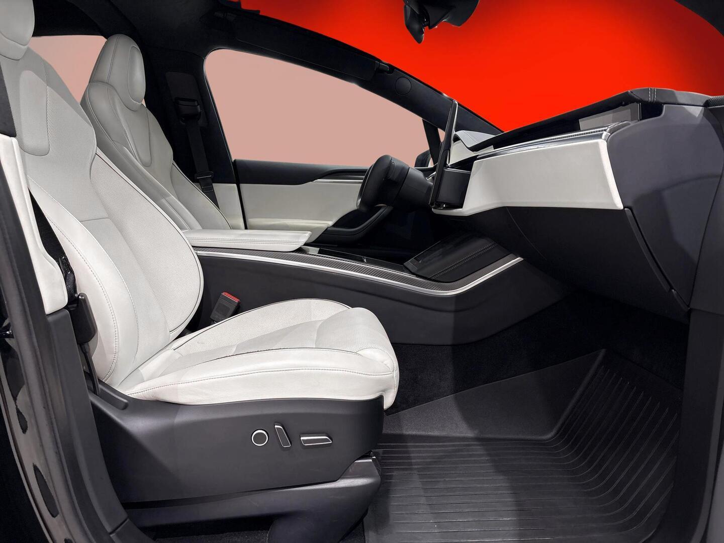 TESLA Model X 2023