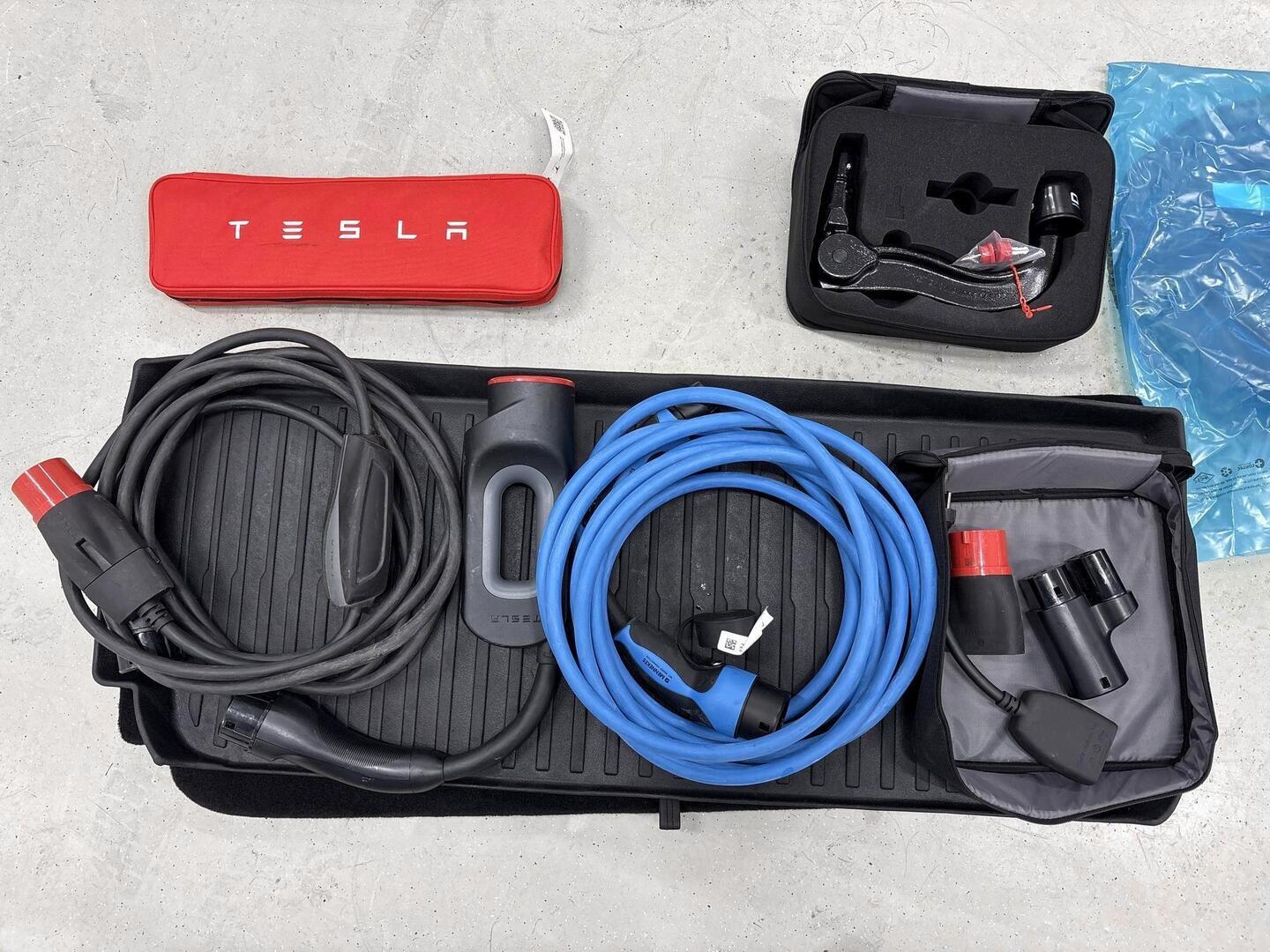TESLA Model X 2023