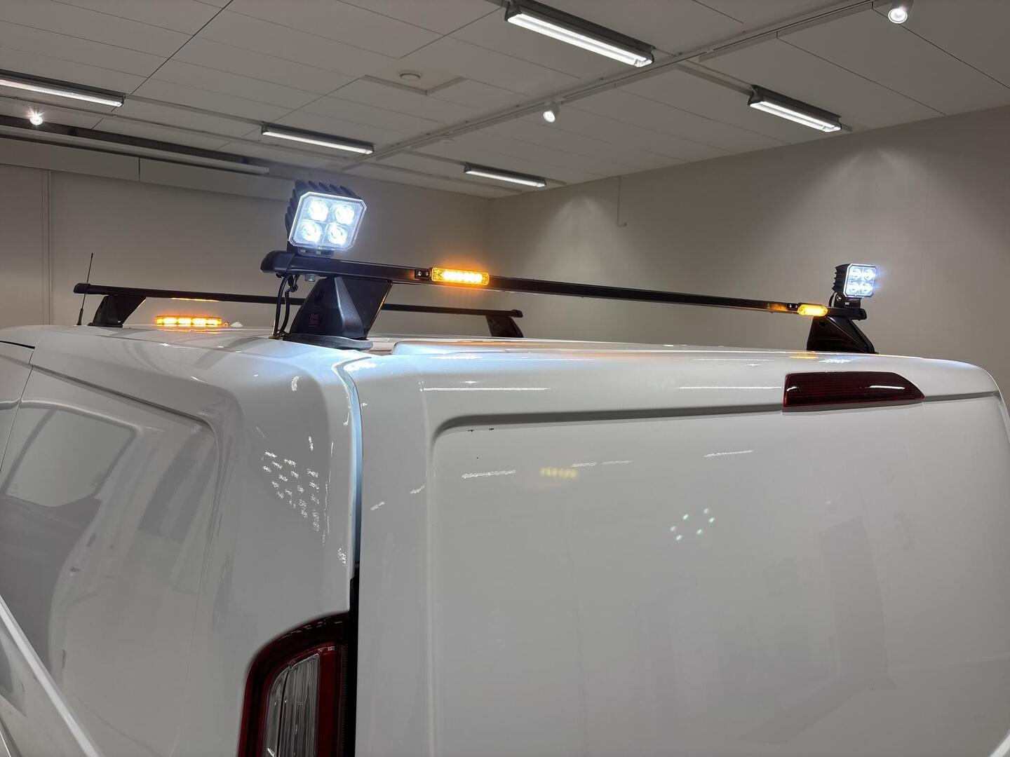 FORD TRANSIT CUSTOM 2023