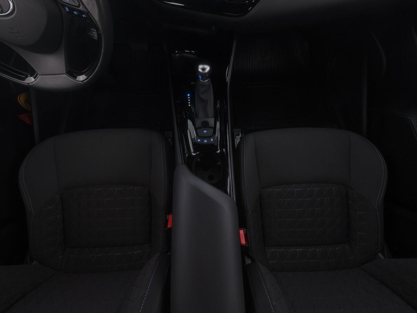 TOYOTA C-HR 2021