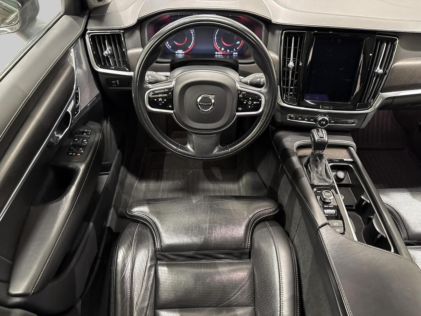 VOLVO V90 Cross Country 2017