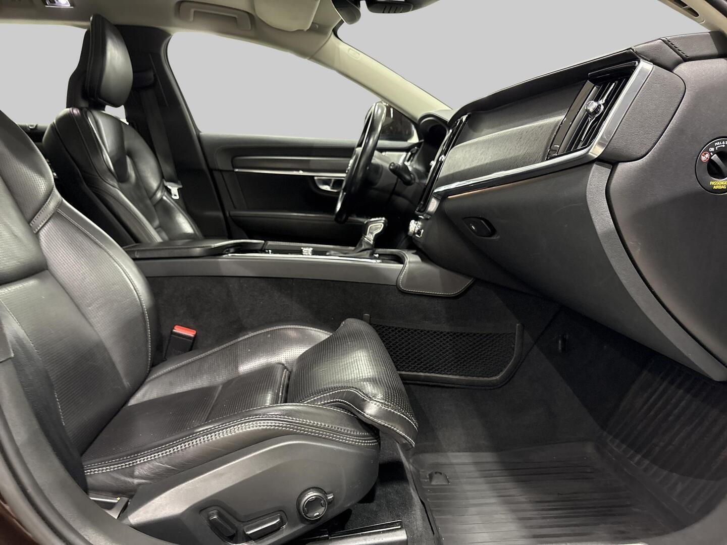 VOLVO V90 Cross Country 2017