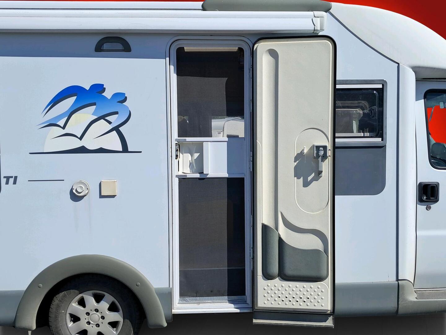 KNAUS SUN TRAVELLER 605 L-TI 2006