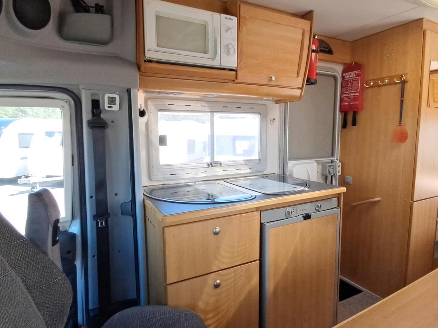 KNAUS SUN TRAVELLER 605 L-TI 2006