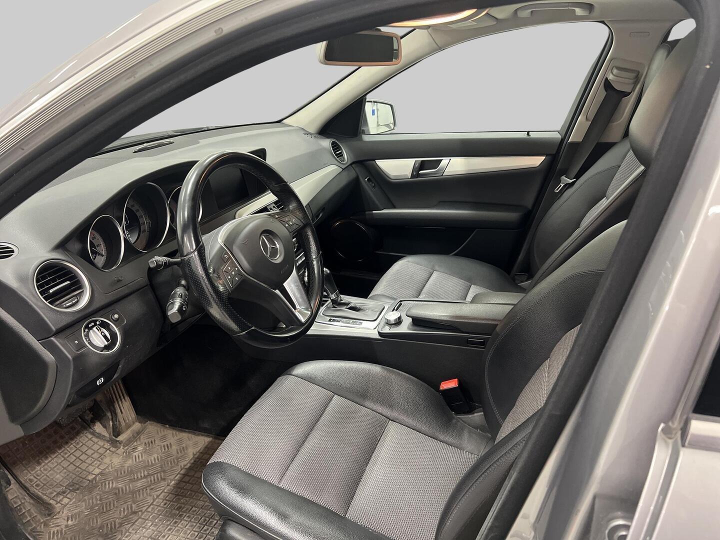 MERCEDES-BENZ C 2011