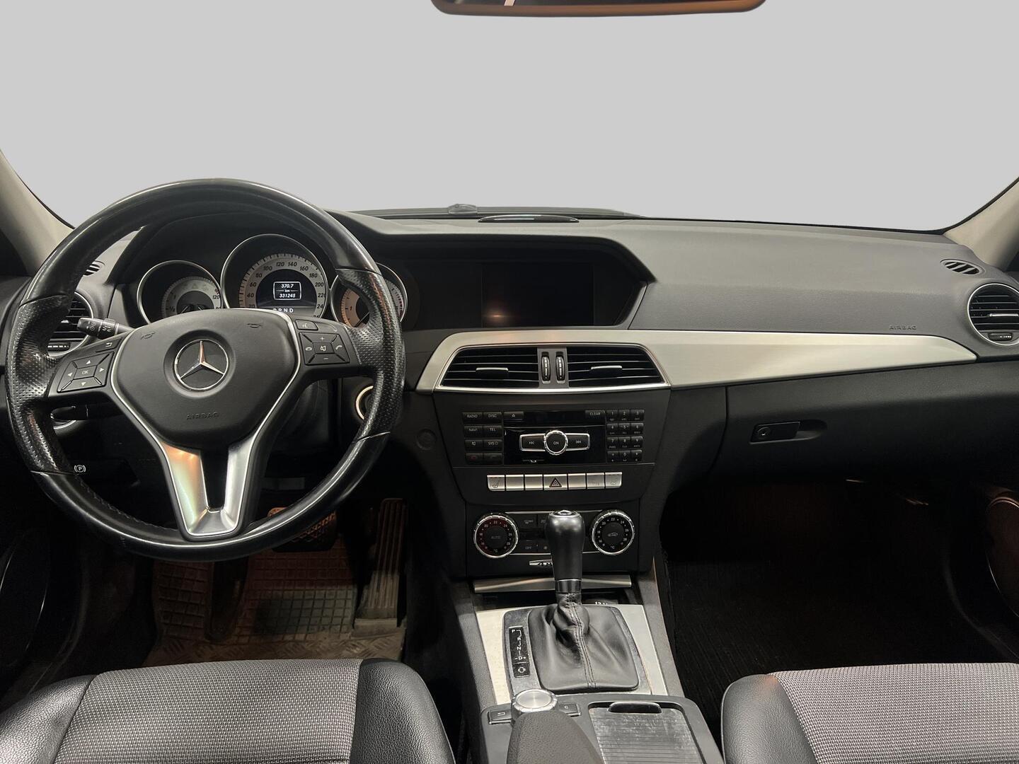 MERCEDES-BENZ C 2011