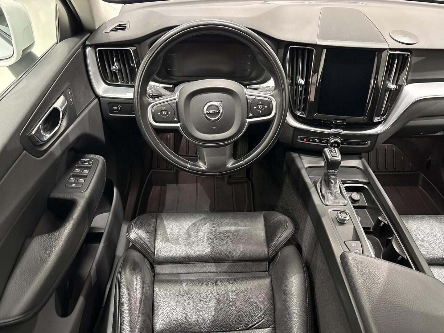 VOLVO XC60 2018