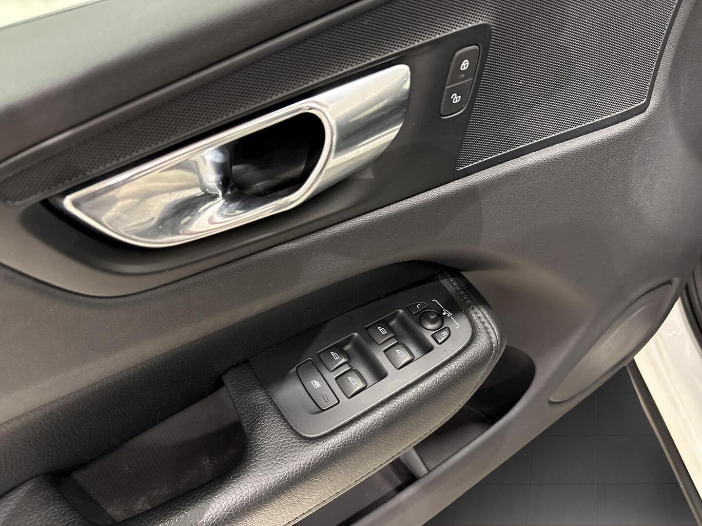 VOLVO XC60 2018