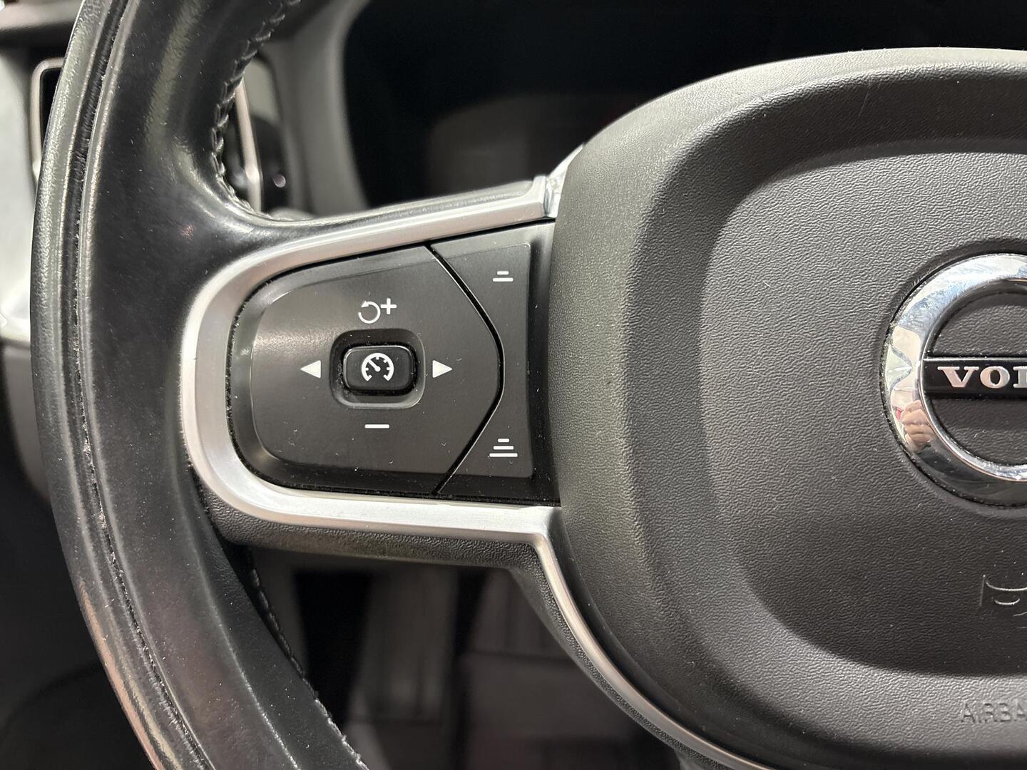 VOLVO XC60 2018