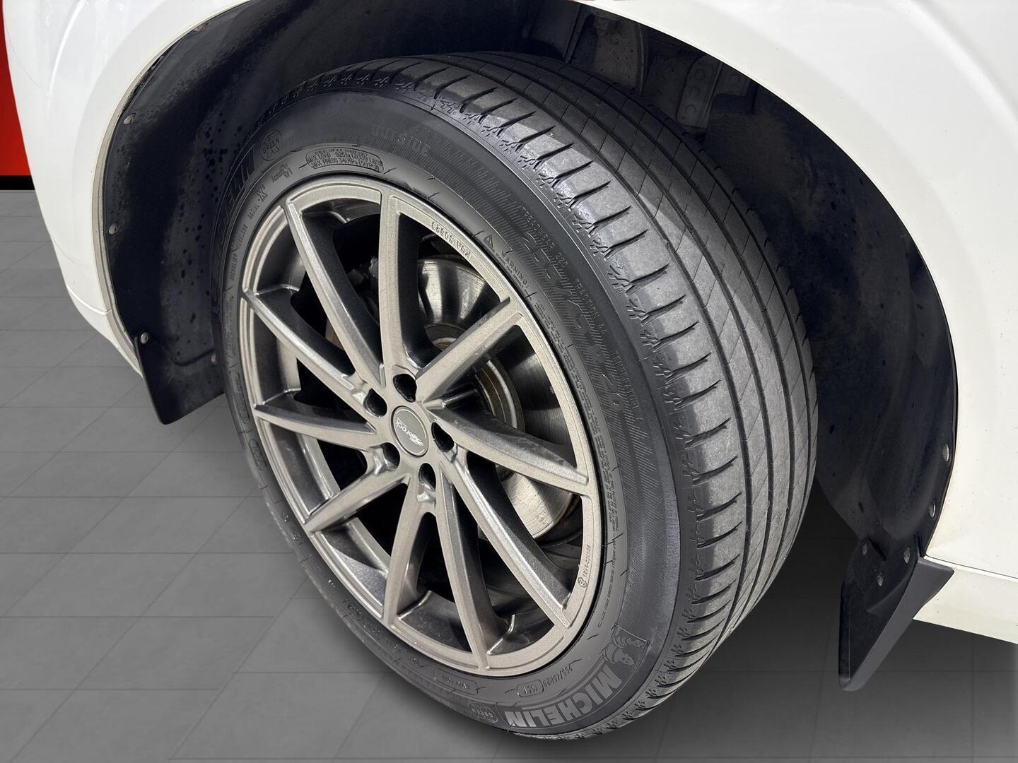 VOLVO XC60 2018