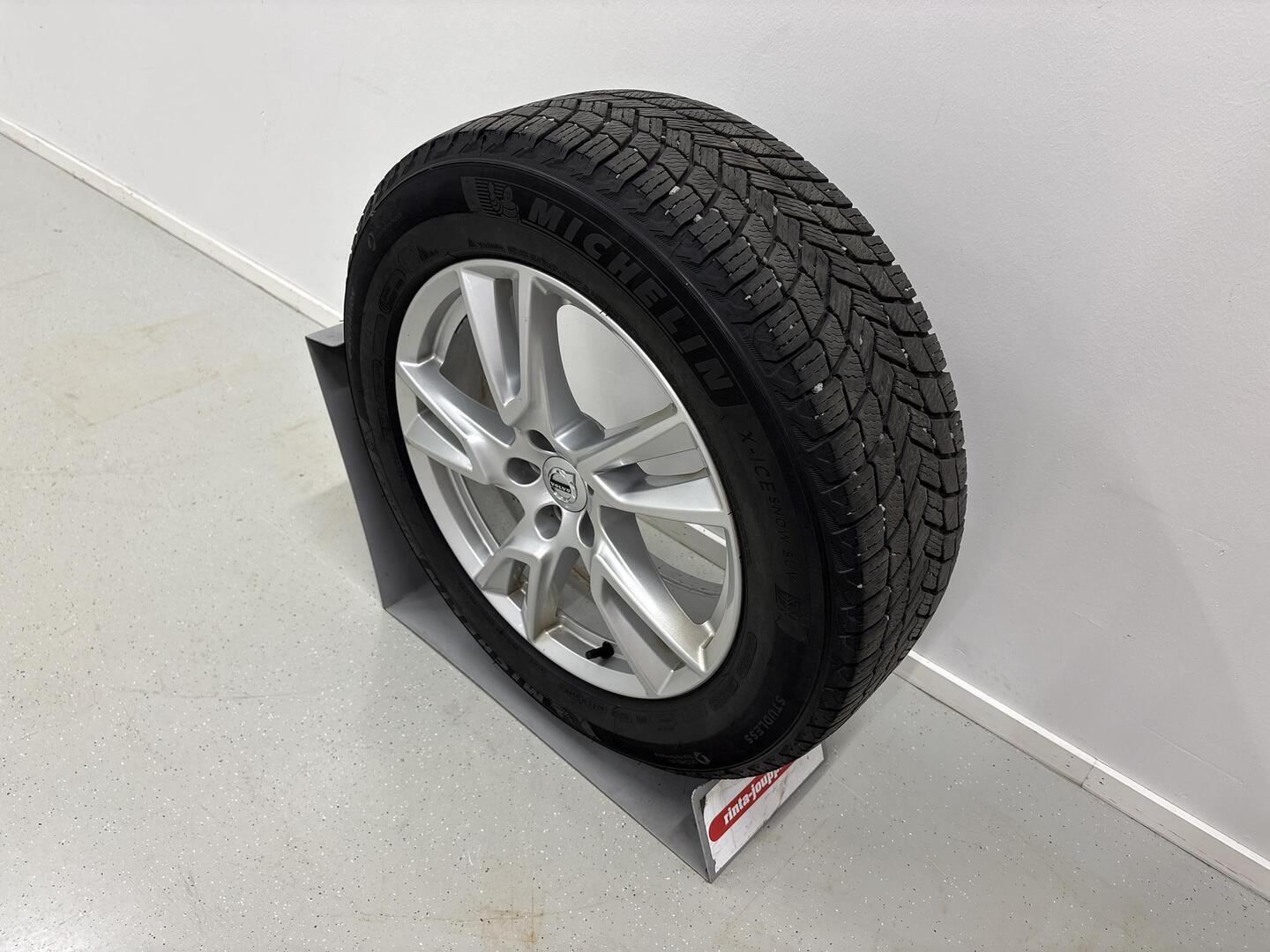 VOLVO XC60 2018