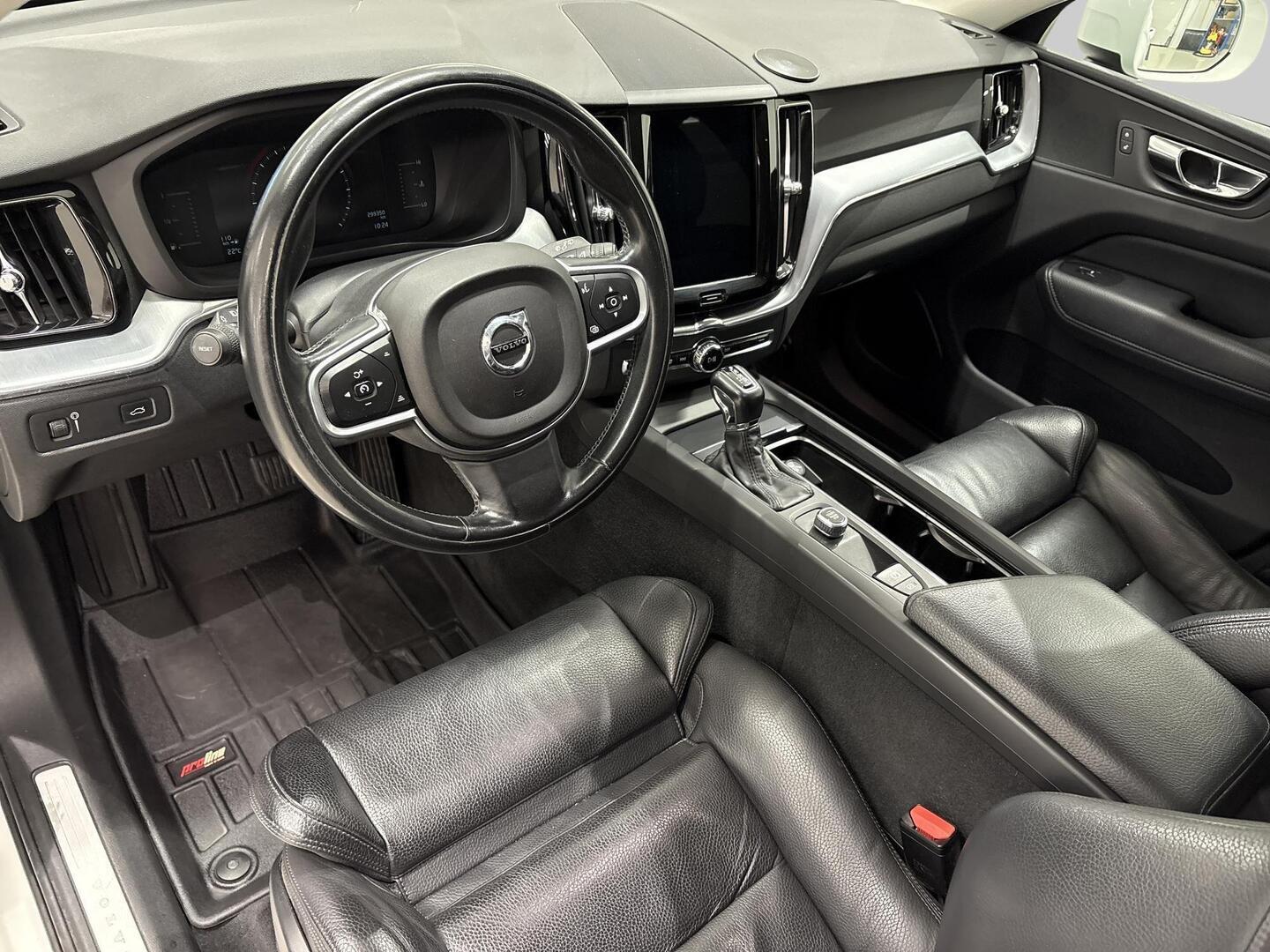 VOLVO XC60 2018