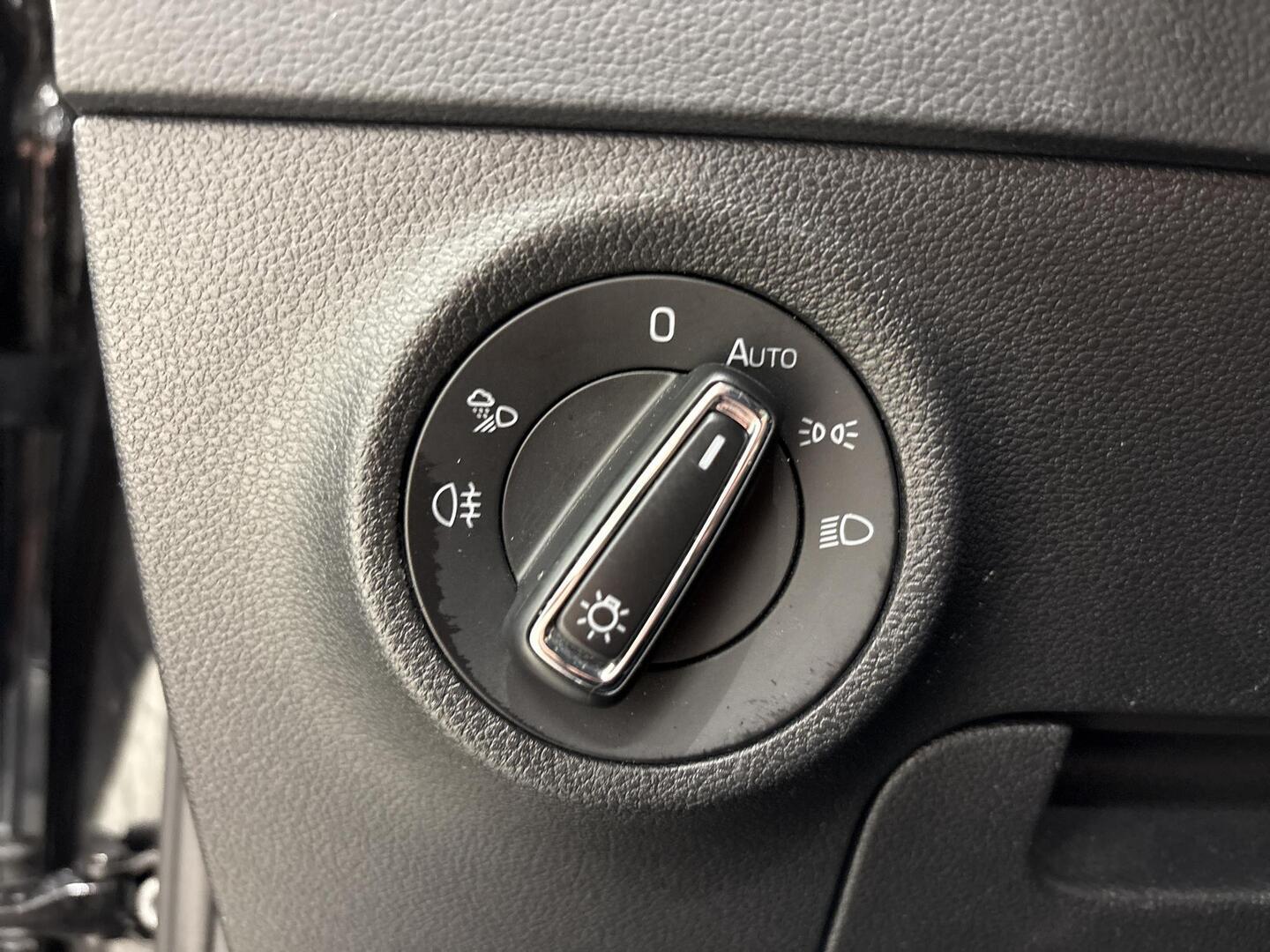 SKODA Karoq 2023
