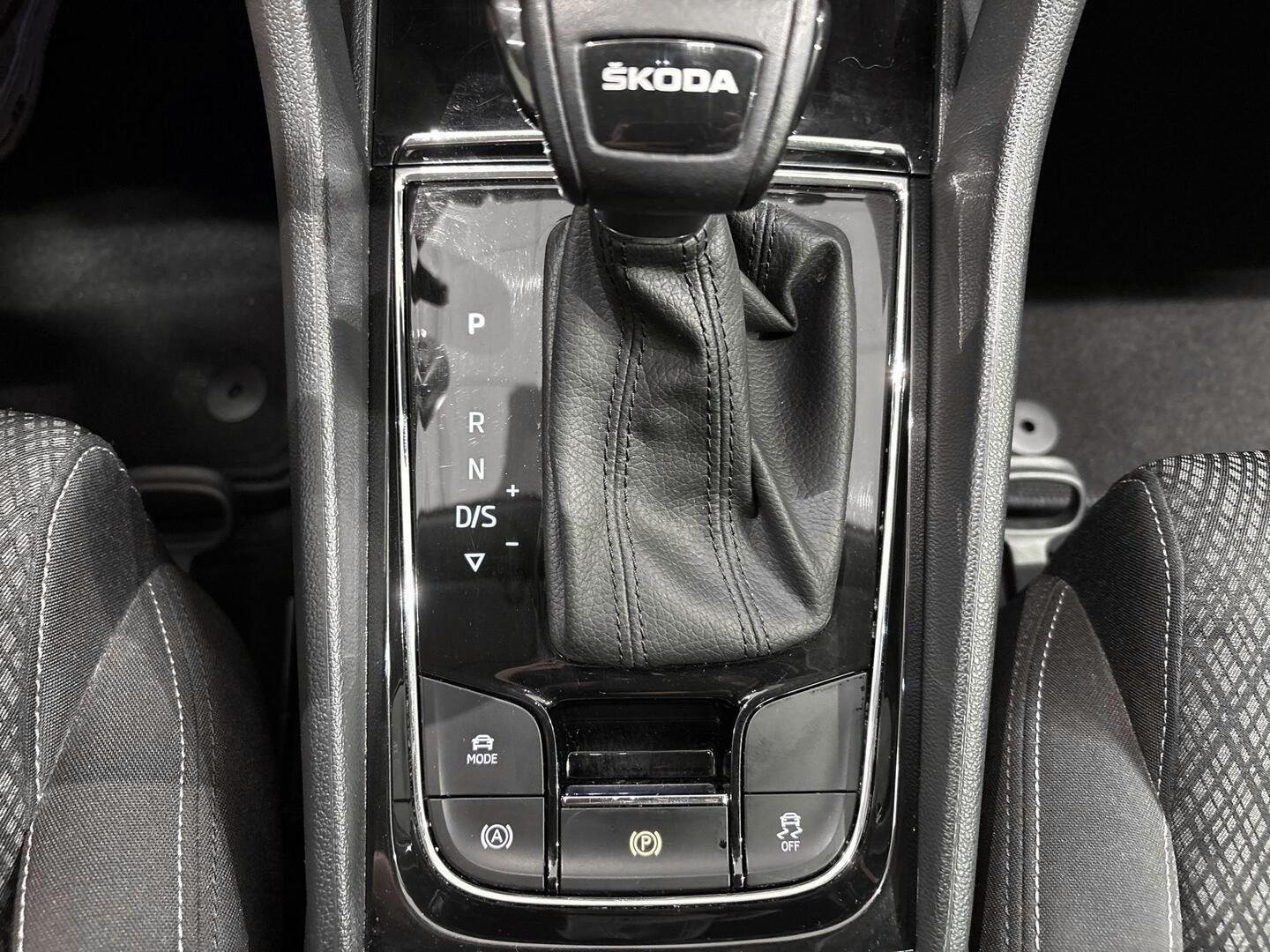 SKODA Karoq 2023