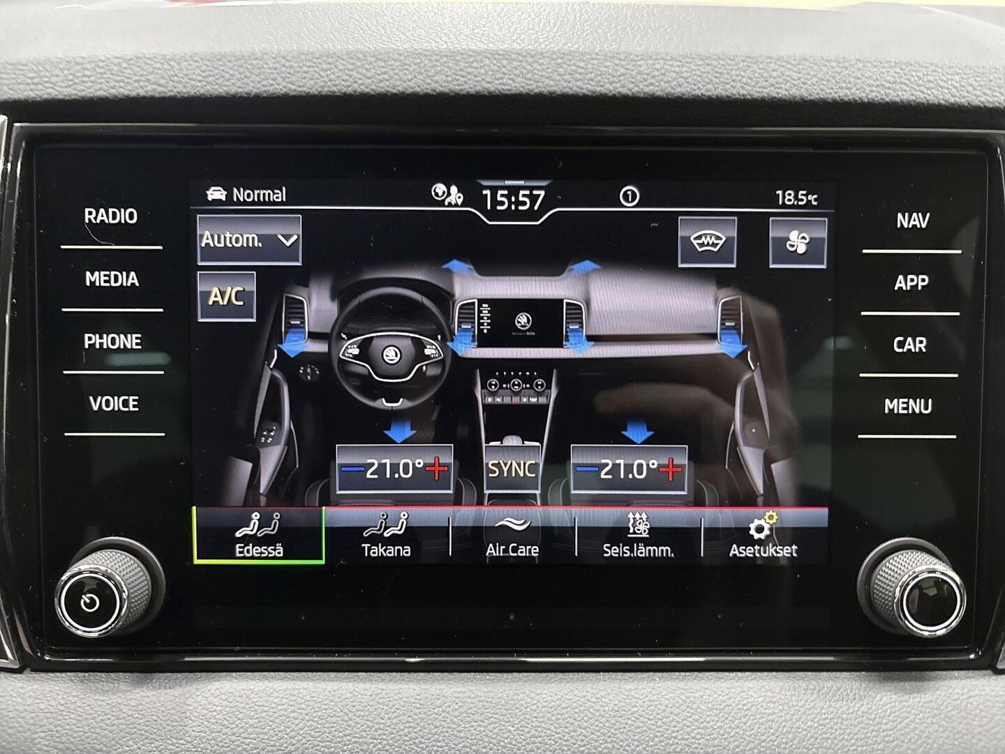 SKODA Karoq 2023
