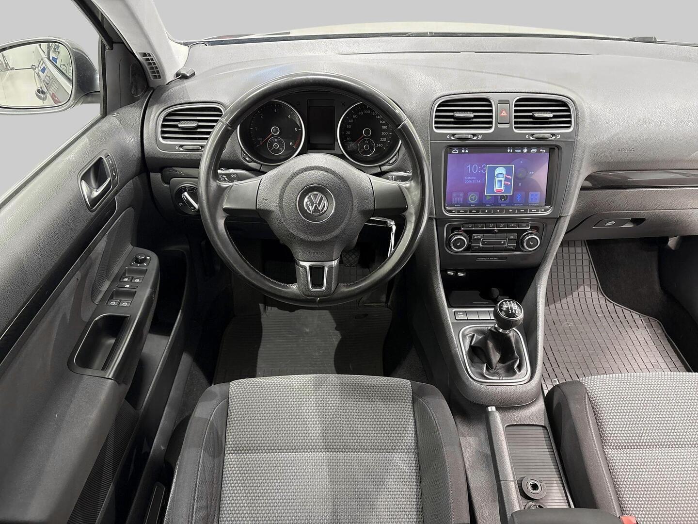 VOLKSWAGEN Golf 2010