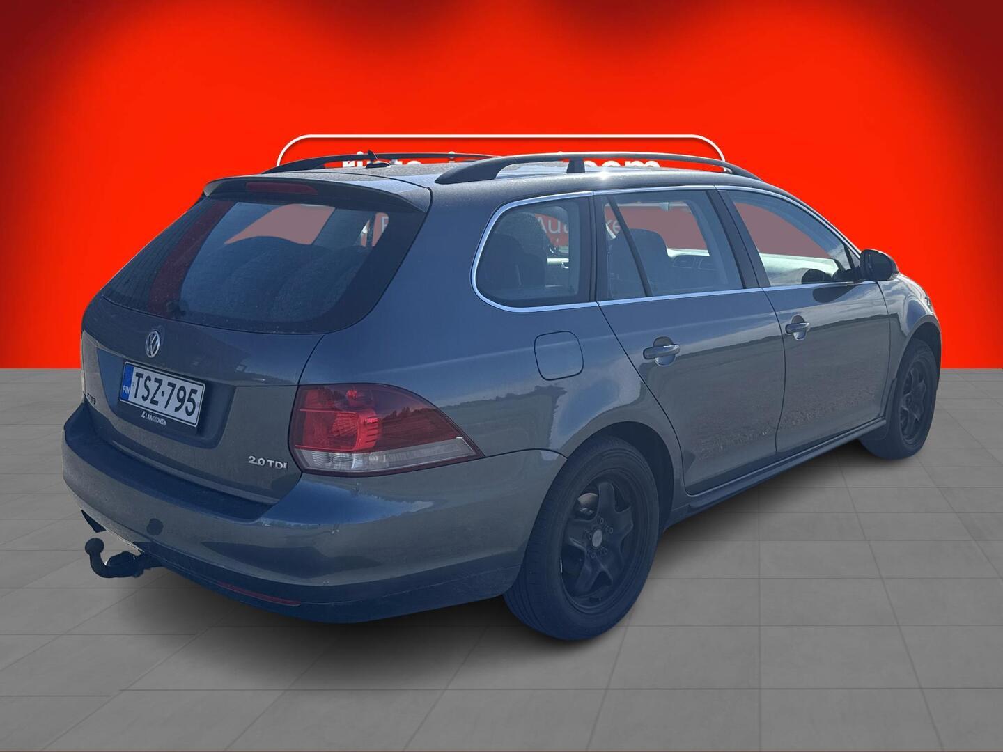 VOLKSWAGEN Golf 2010