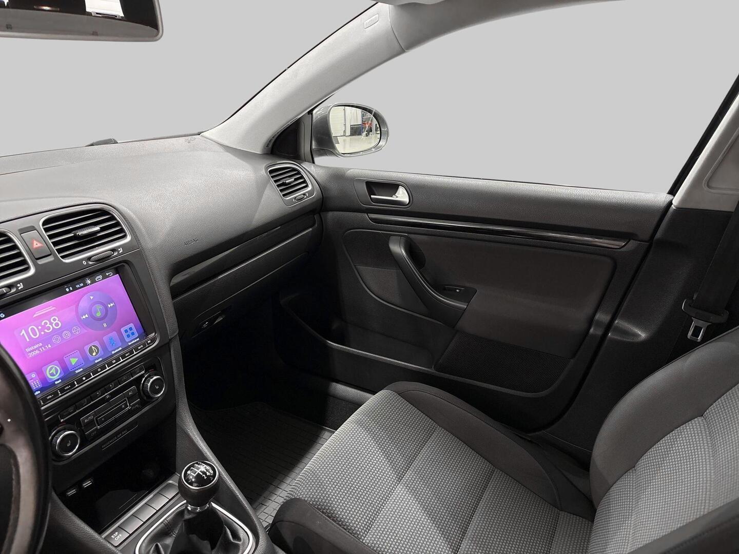 VOLKSWAGEN Golf 2010