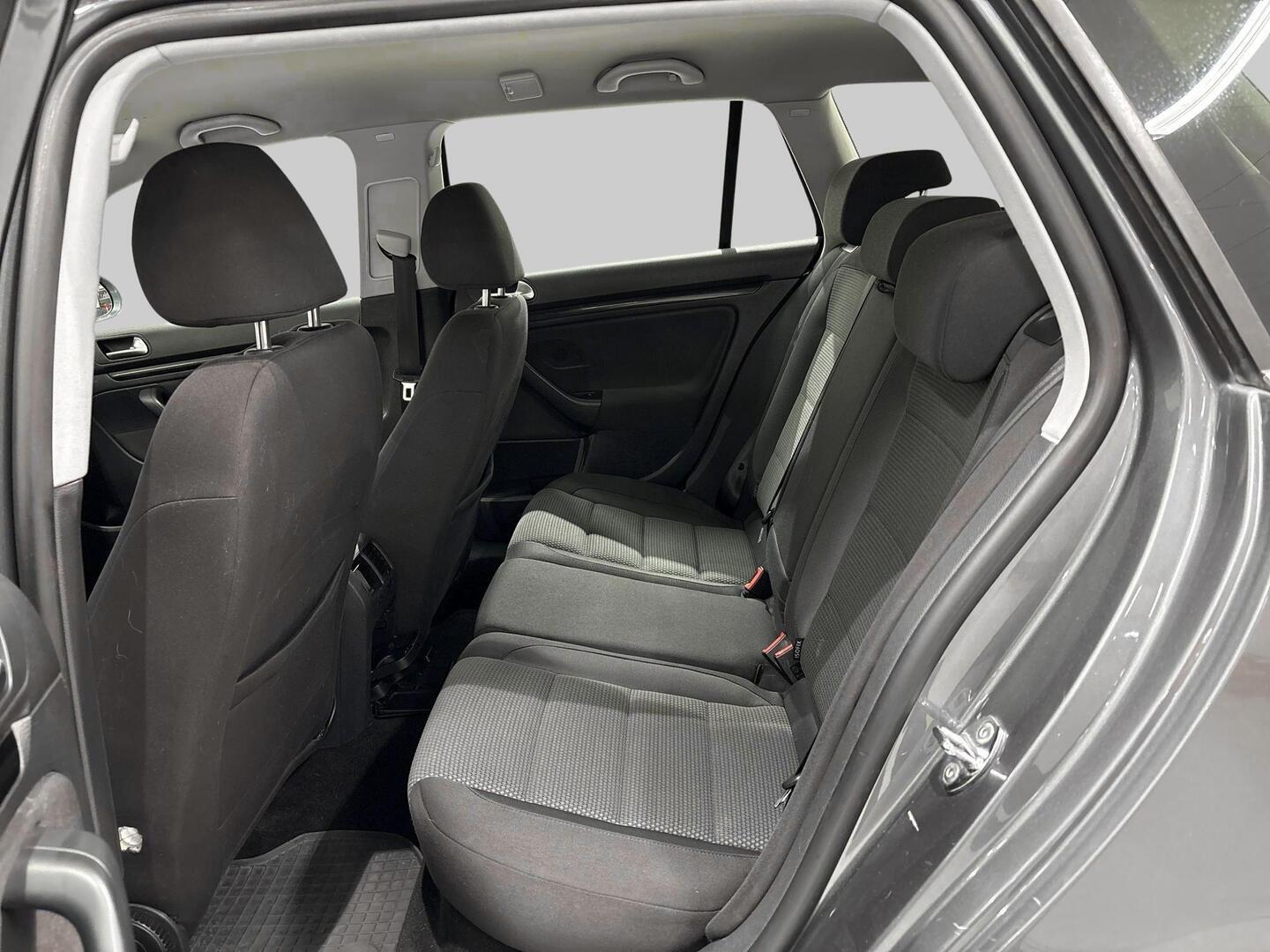 VOLKSWAGEN Golf 2010