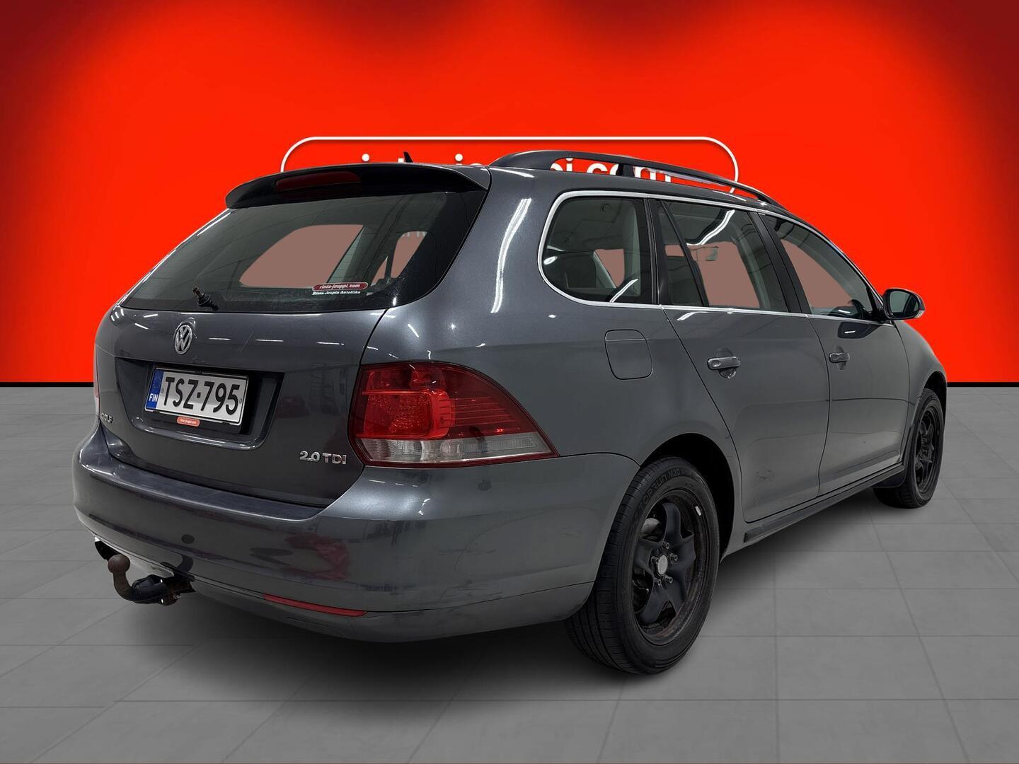 VOLKSWAGEN Golf 2010