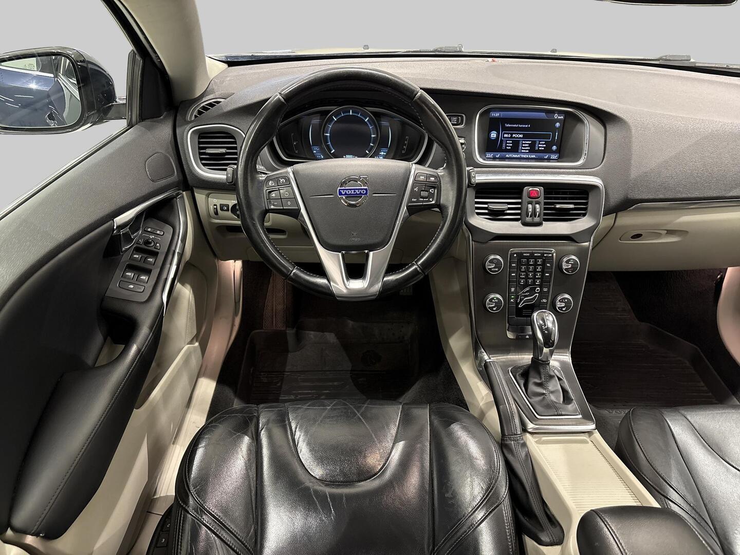 VOLVO V40 2013