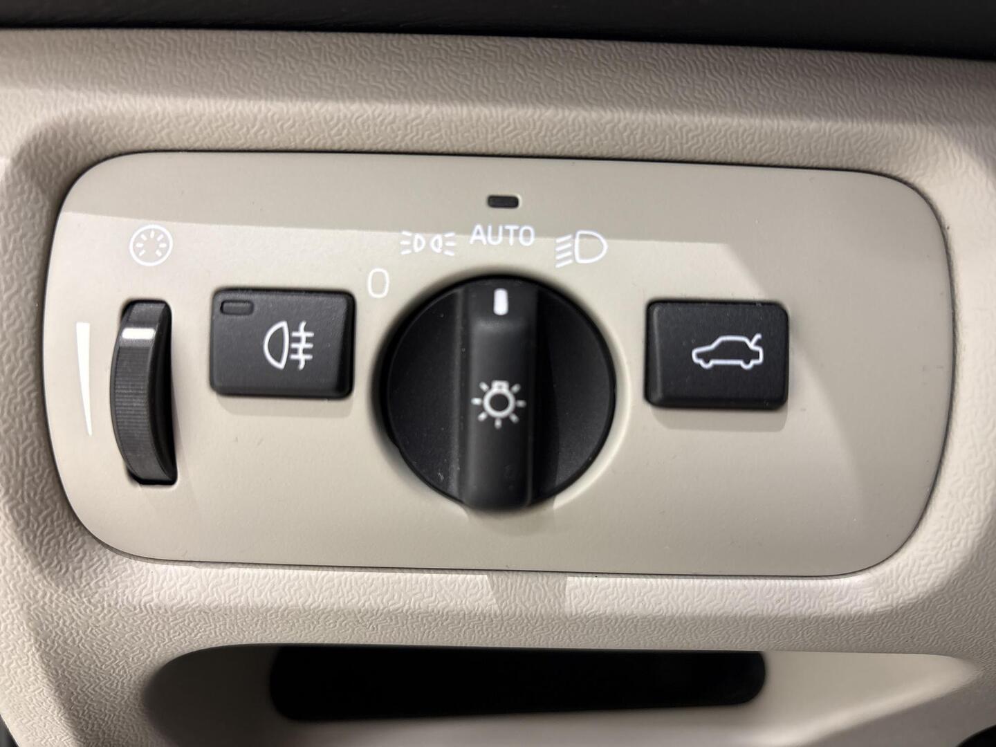 VOLVO V40 2013
