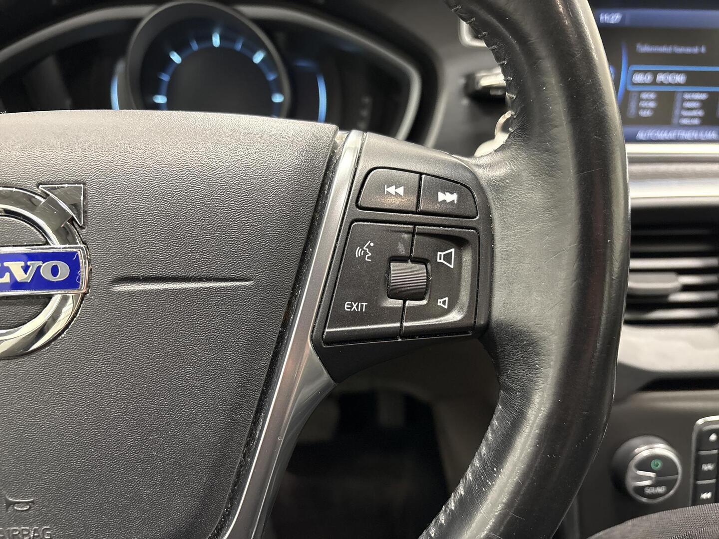 VOLVO V40 2013